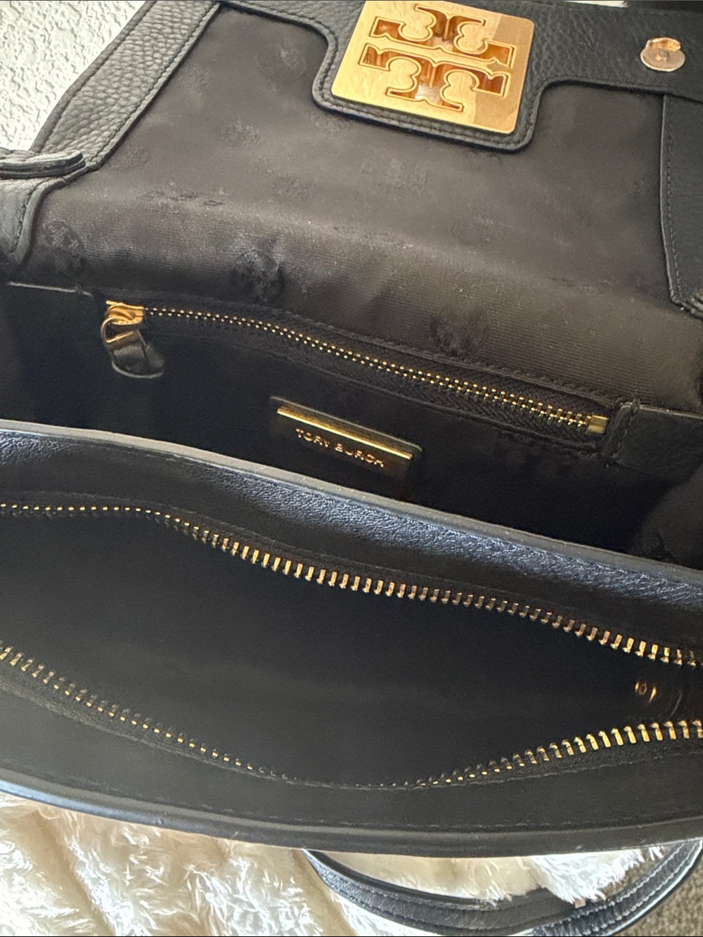 Tory Burch Black Leather Fleming Convertible Shoulder Bag - Picture 2 of 6